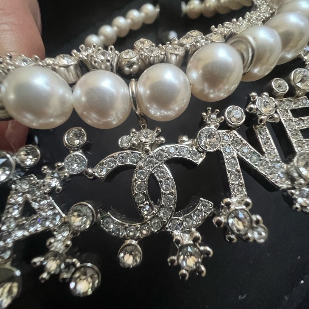 Collector💎✨Chanel Pearl with Crystals and Cc Necklace - Picture 8 of 10